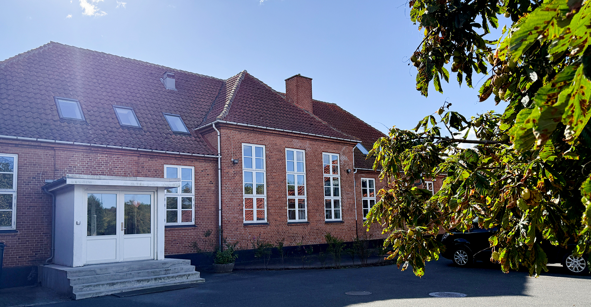 HOS Den Røde Tråd
